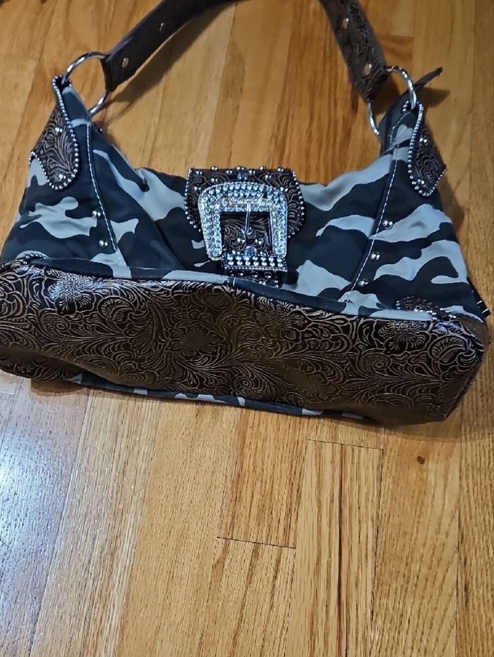 KATYDID Embellished Camo Hobo Shoulder Bag in Green - Picture 5 of 6